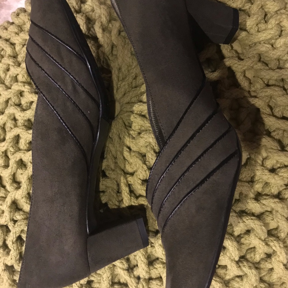 Moss Green Heel Almost New
